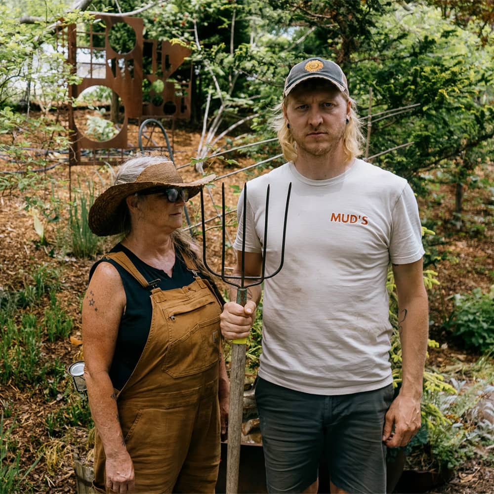 Kev and Laurie posing as American Gothic